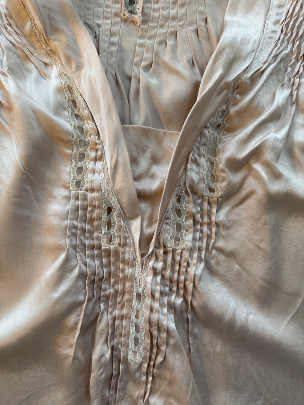 Vintage Marc Jacobs Silky blush pink Blouse with Pintuck Detail - Picture 4 of 10